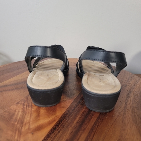 St. John's Bay Black Stretchy Straps Slip On Sandals Size 8 - Picture 9 of 17